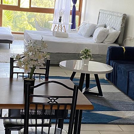 Beachfront Bliss Villa Диани-Бич Экстерьер фото